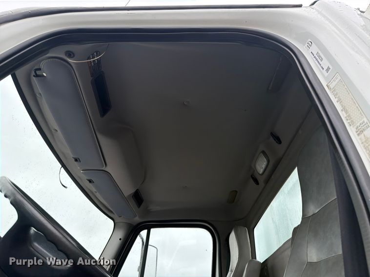 image for item EG9239 2012 Freightliner 114SD crane truck