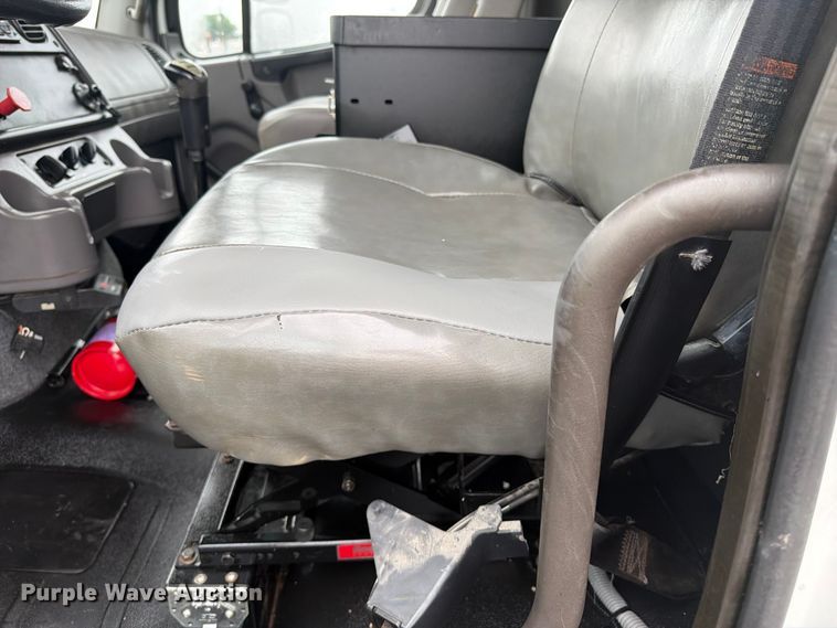 image for item EG9239 2012 Freightliner 114SD crane truck