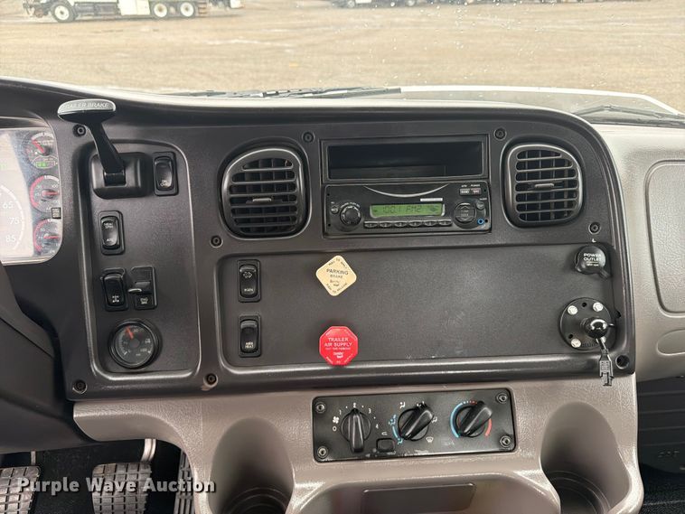 image for item EG9239 2012 Freightliner 114SD crane truck