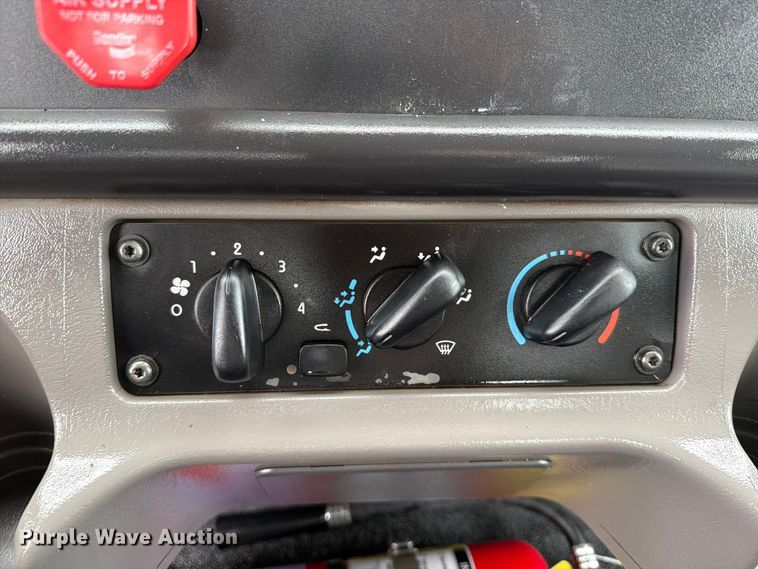 image for item EG9239 2012 Freightliner 114SD crane truck