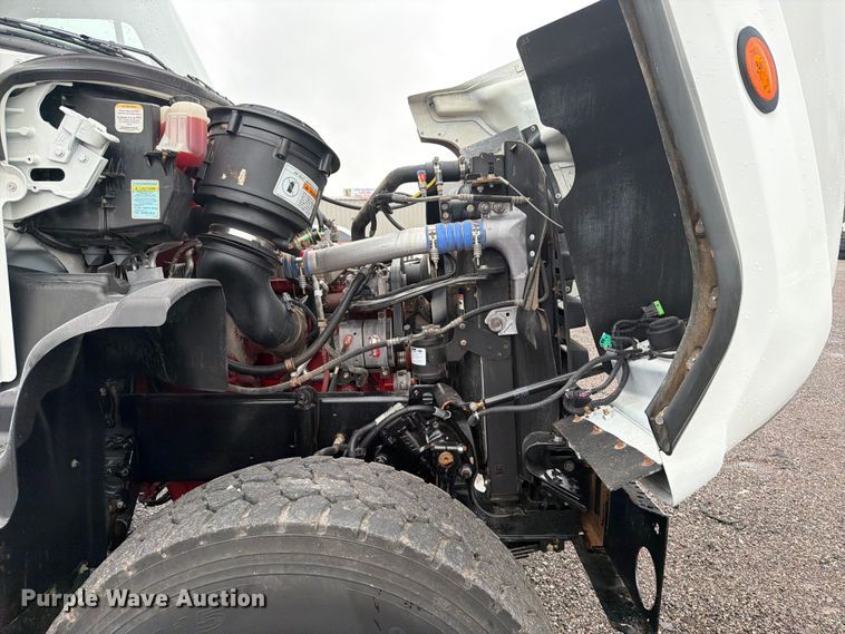 image for item EG9239 2012 Freightliner 114SD crane truck