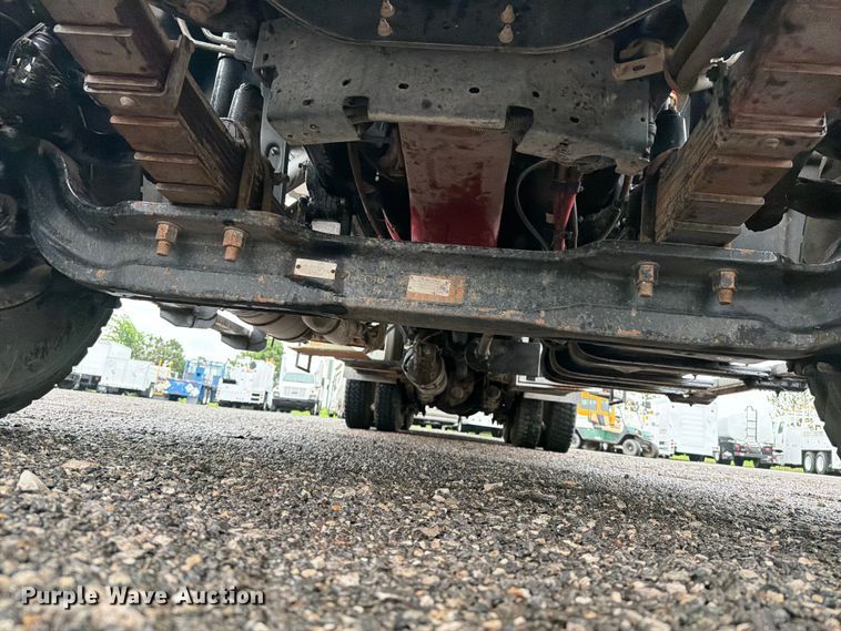 image for item EG9239 2012 Freightliner 114SD crane truck
