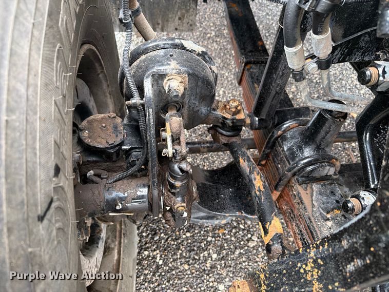 image for item EG9239 2012 Freightliner 114SD crane truck