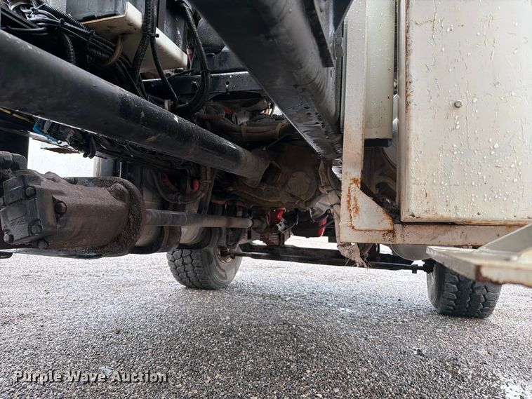image for item EG9239 2012 Freightliner 114SD crane truck