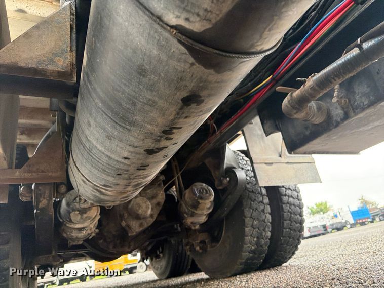 image for item EG9239 2012 Freightliner 114SD crane truck