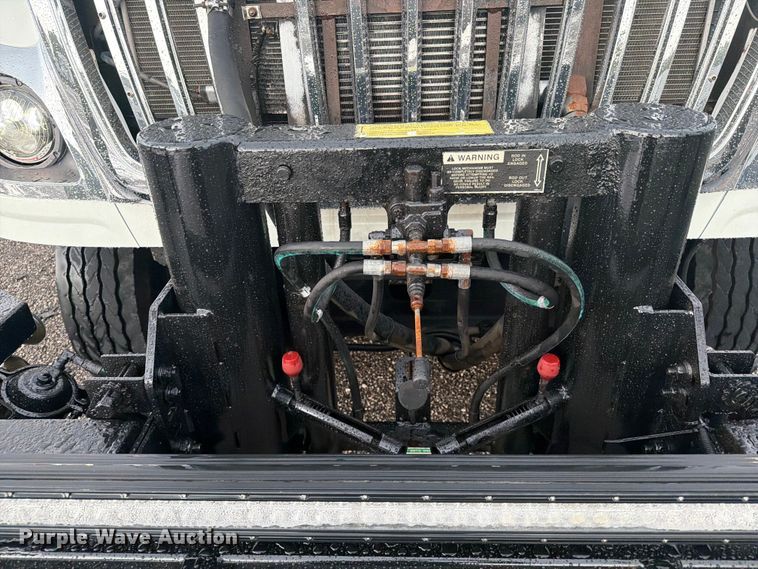 image for item EG9244 2011 International 7600 Crew Cab crane truck