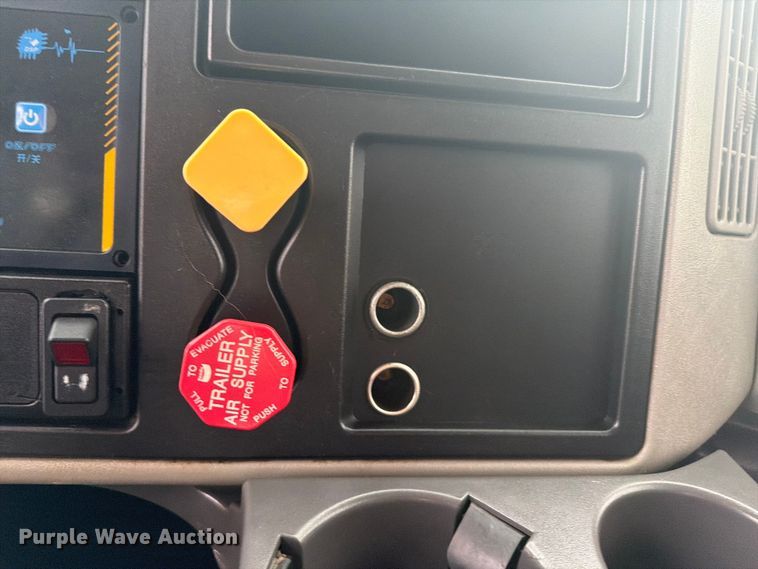 image for item EG9244 2011 International 7600 Crew Cab crane truck