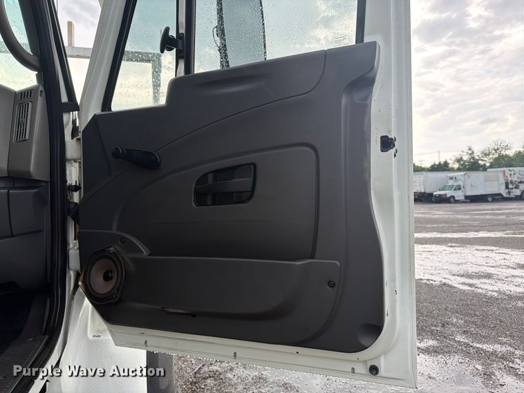 image for item EG9244 2011 International 7600 Crew Cab crane truck