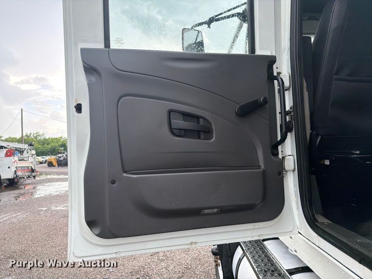 image for item EG9244 2011 International 7600 Crew Cab crane truck