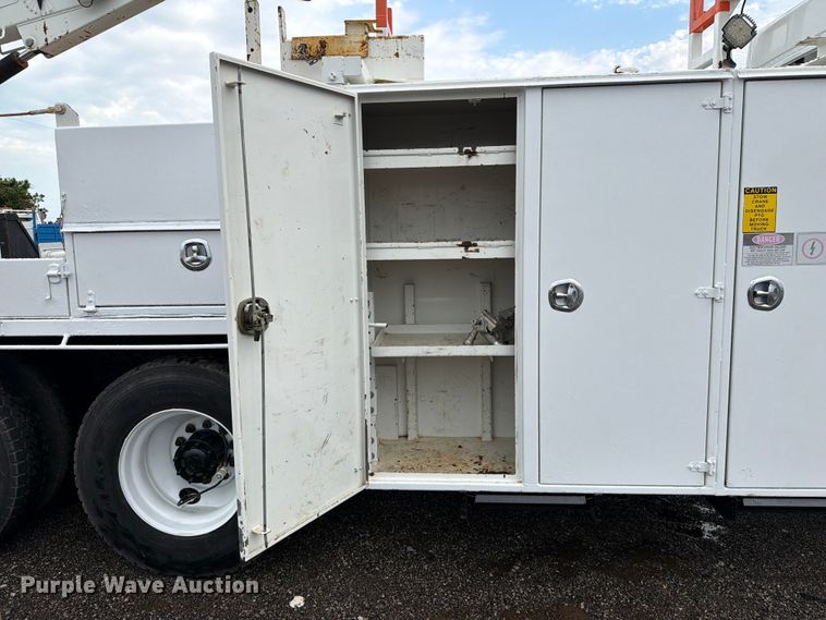 image for item EG9246 2010 Freightliner Business Class M2 utility / service truck