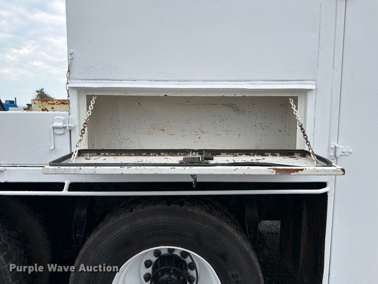 image for item EG9246 2010 Freightliner Business Class M2 utility / service truck