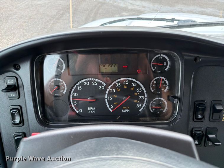 image for item EG9246 2010 Freightliner Business Class M2 utility / service truck