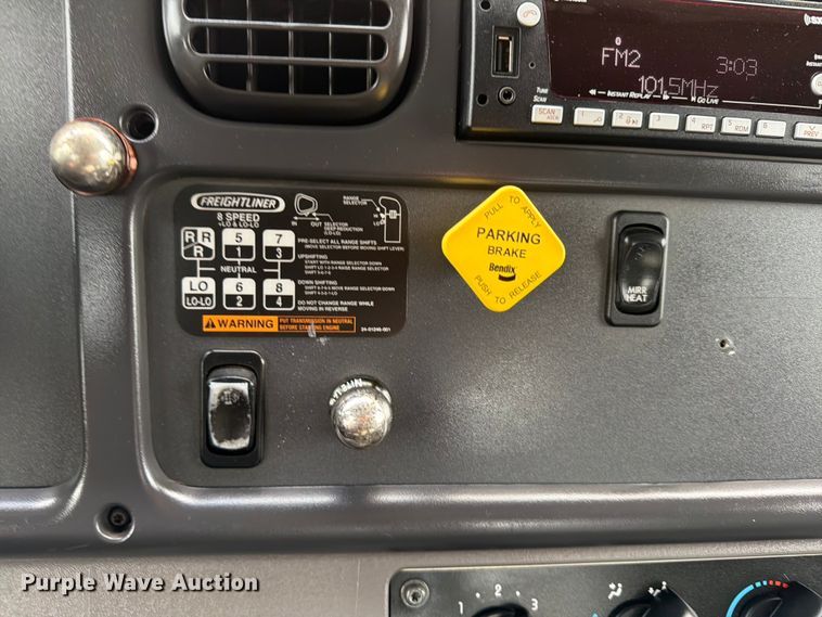 image for item EG9246 2010 Freightliner Business Class M2 utility / service truck