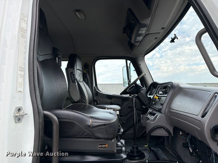 image for item EG9246 2010 Freightliner Business Class M2 utility / service truck