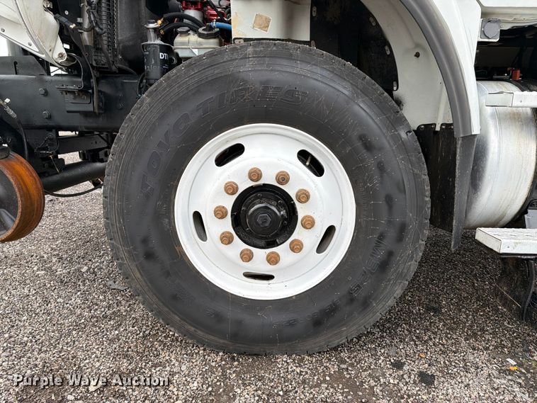 image for item EG9246 2010 Freightliner Business Class M2 utility / service truck