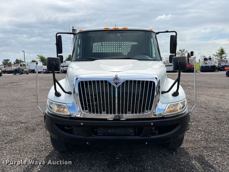 image for item EG9248 2008 International 4300 utility / service truck
