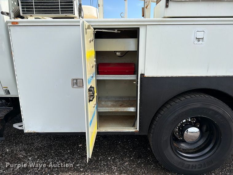 image for item EG9248 2008 International 4300 utility / service truck