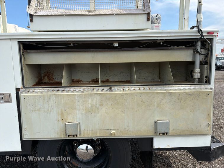 image for item EG9248 2008 International 4300 utility / service truck