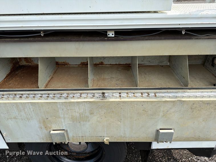 image for item EG9248 2008 International 4300 utility / service truck