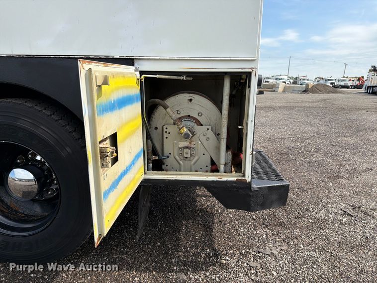 image for item EG9248 2008 International 4300 utility / service truck