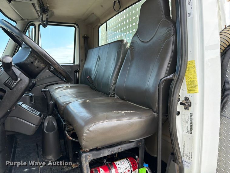 image for item EG9248 2008 International 4300 utility / service truck