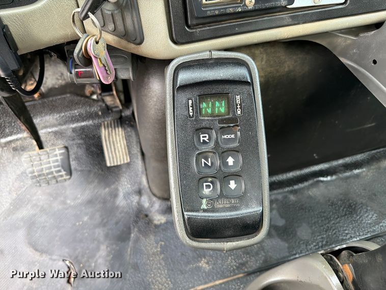 image for item EG9248 2008 International 4300 utility / service truck