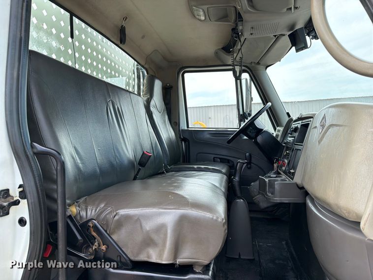 image for item EG9248 2008 International 4300 utility / service truck