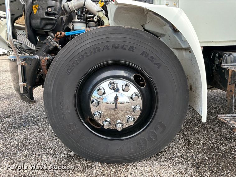 image for item EG9248 2008 International 4300 utility / service truck