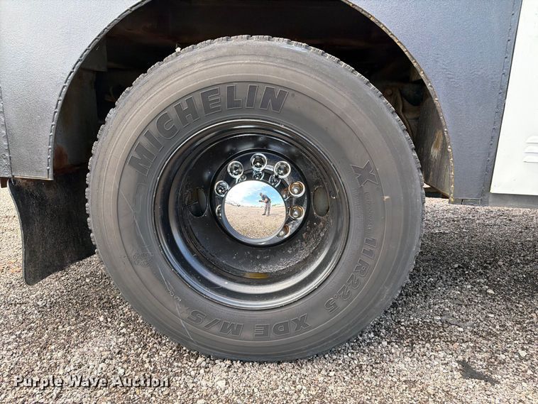 image for item EG9248 2008 International 4300 utility / service truck