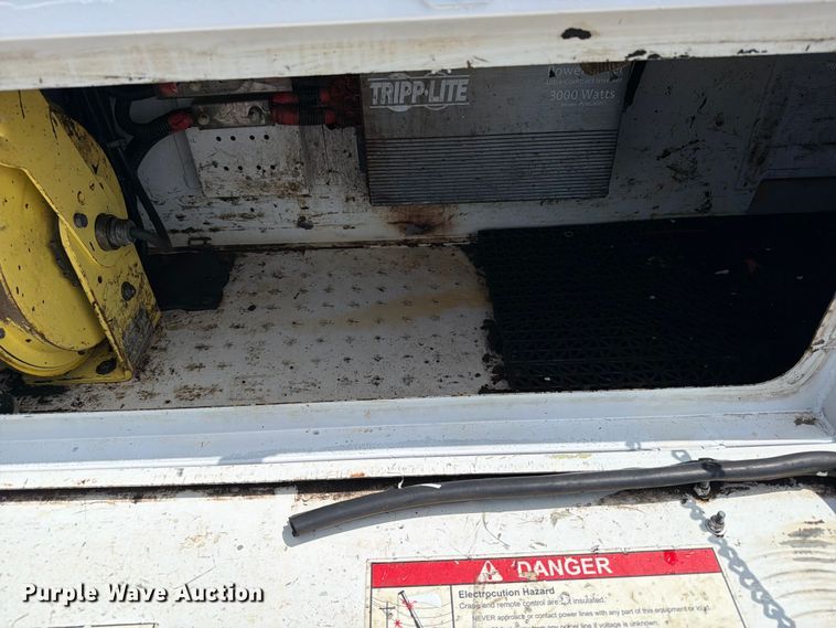 image for item EG9249 2015 Ford F550 Super Duty Crew Cab utility / service truck