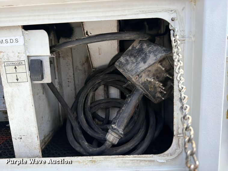 image for item EG9249 2015 Ford F550 Super Duty Crew Cab utility / service truck