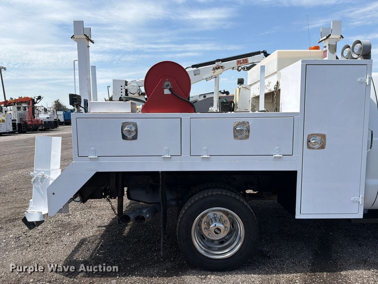 image for item EG9249 2015 Ford F550 Super Duty Crew Cab utility / service truck