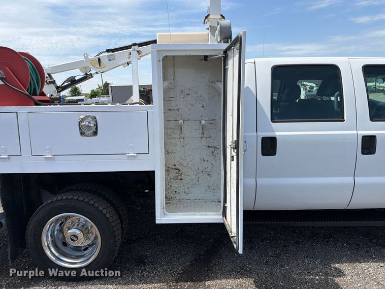 image for item EG9249 2015 Ford F550 Super Duty Crew Cab utility / service truck