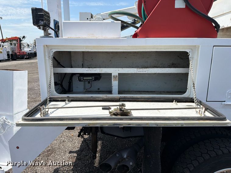 image for item EG9249 2015 Ford F550 Super Duty Crew Cab utility / service truck