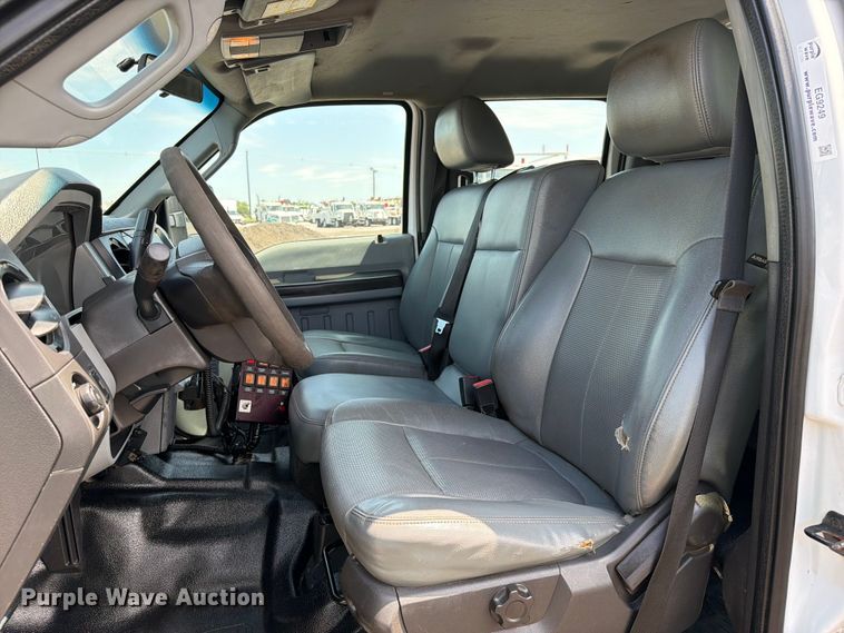 image for item EG9249 2015 Ford F550 Super Duty Crew Cab utility / service truck