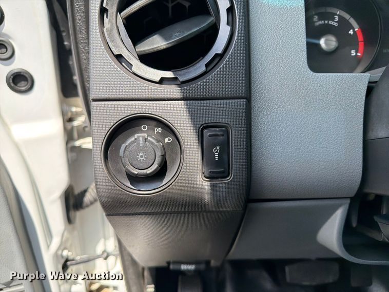 image for item EG9249 2015 Ford F550 Super Duty Crew Cab utility / service truck