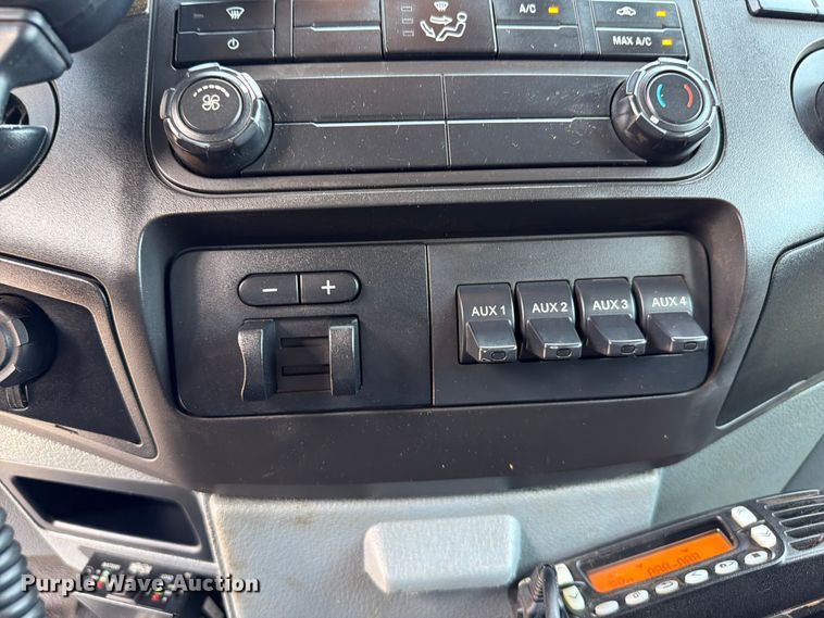 image for item EG9249 2015 Ford F550 Super Duty Crew Cab utility / service truck
