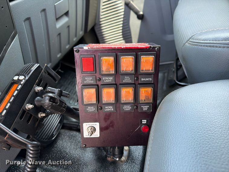 image for item EG9249 2015 Ford F550 Super Duty Crew Cab utility / service truck