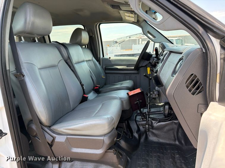 image for item EG9249 2015 Ford F550 Super Duty Crew Cab utility / service truck