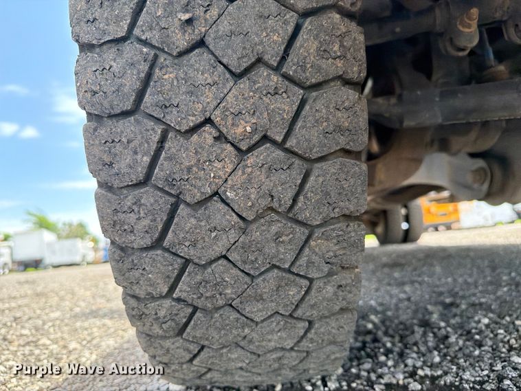image for item EG9249 2015 Ford F550 Super Duty Crew Cab utility / service truck