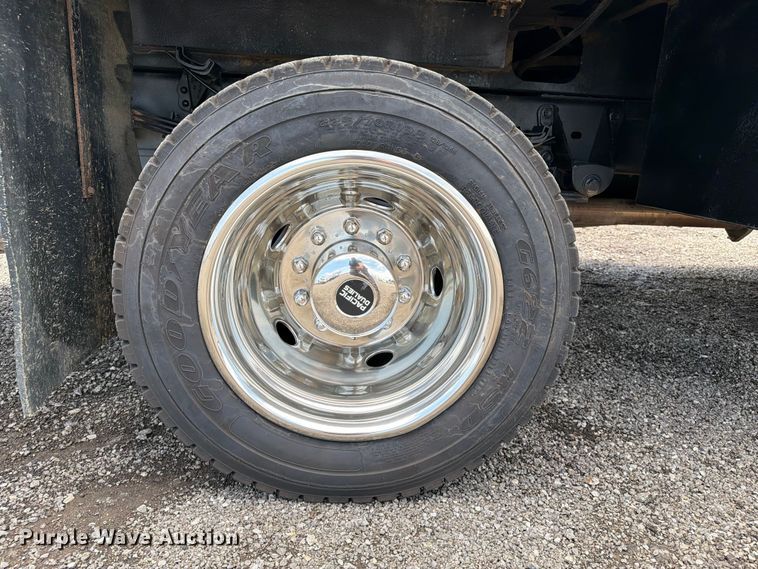 image for item EG9249 2015 Ford F550 Super Duty Crew Cab utility / service truck