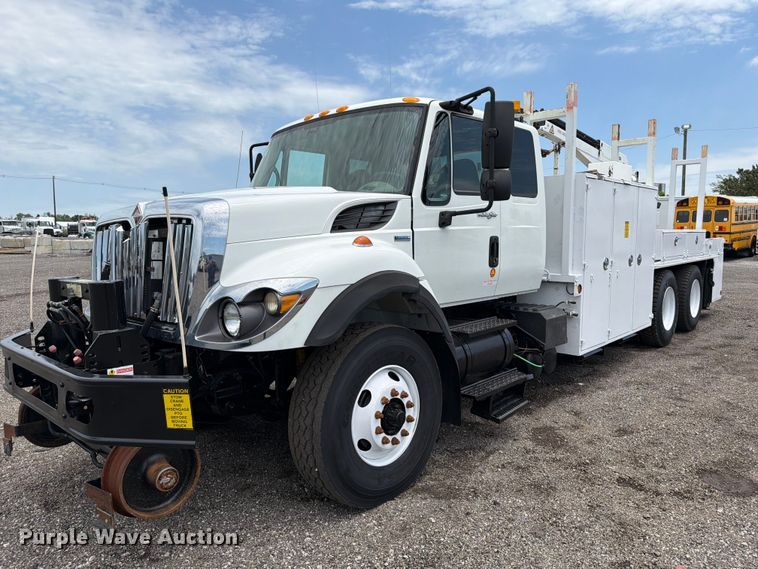 2009 International 7500 Ext. Cab utility / service truck