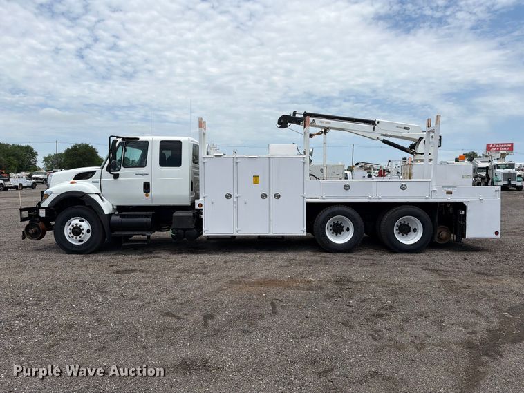 image for item EG9250 2009 International 7500 Ext. Cab utility / service truck