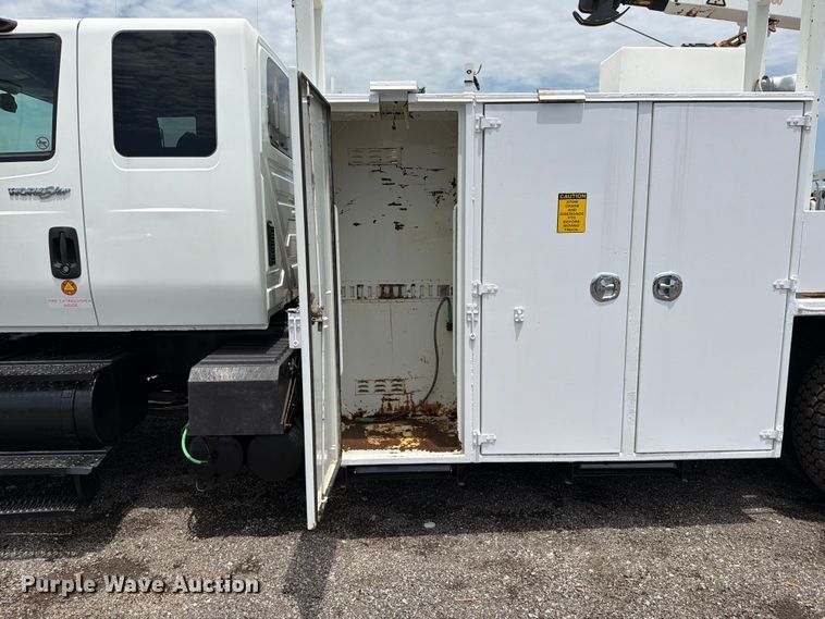 image for item EG9250 2009 International 7500 Ext. Cab utility / service truck