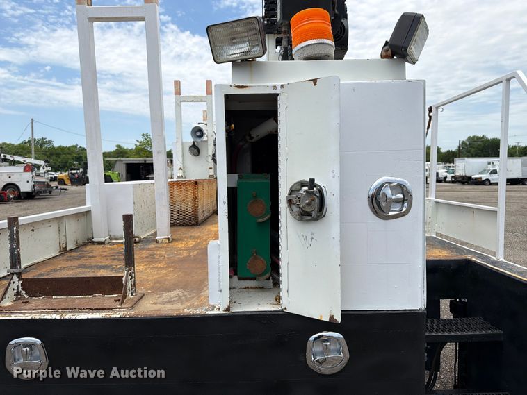 image for item EG9250 2009 International 7500 Ext. Cab utility / service truck