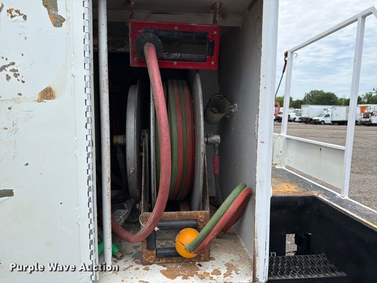 image for item EG9250 2009 International 7500 Ext. Cab utility / service truck