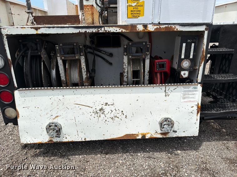 image for item EG9250 2009 International 7500 Ext. Cab utility / service truck