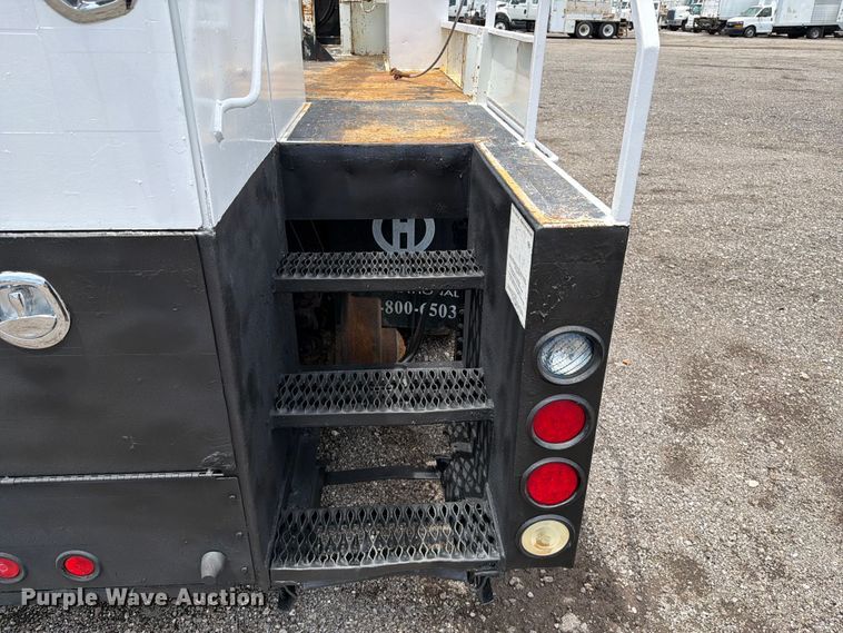image for item EG9250 2009 International 7500 Ext. Cab utility / service truck