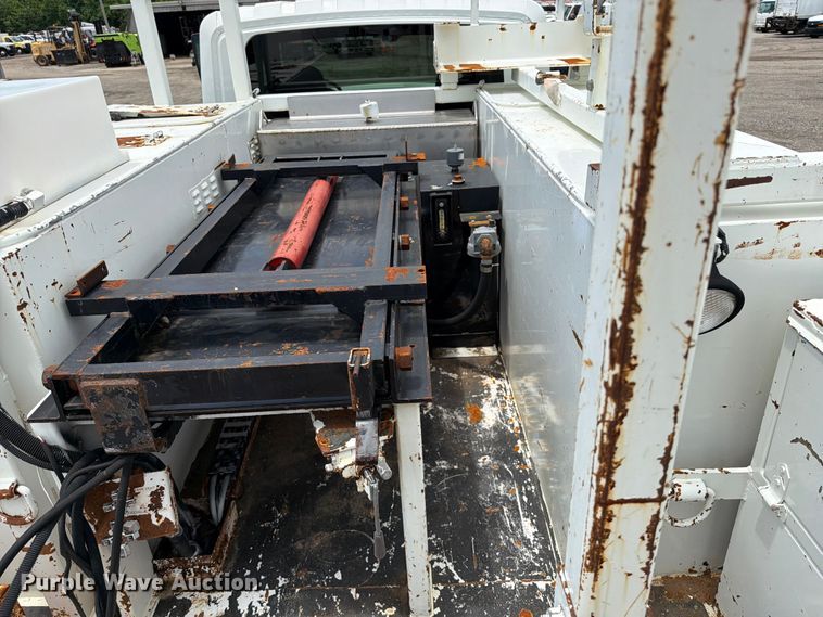 image for item EG9250 2009 International 7500 Ext. Cab utility / service truck