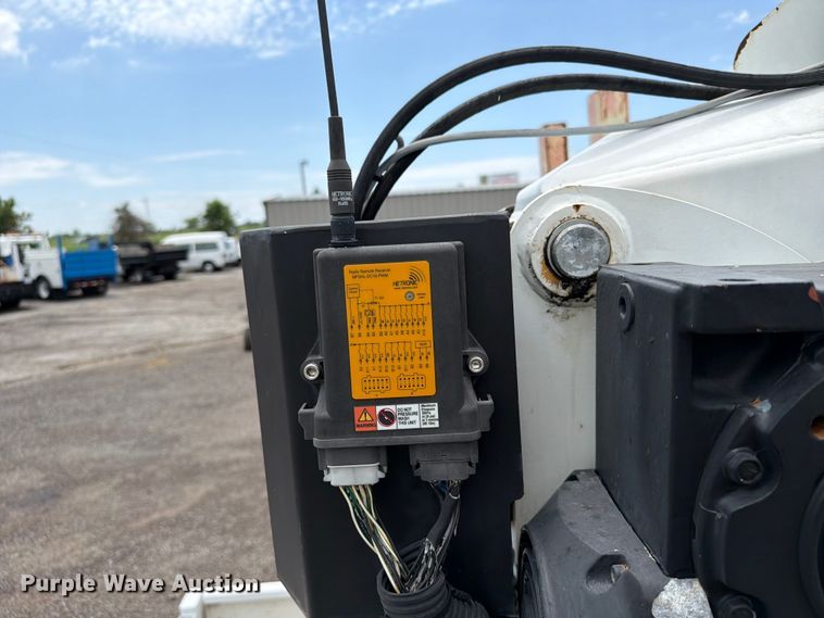 image for item EG9250 2009 International 7500 Ext. Cab utility / service truck